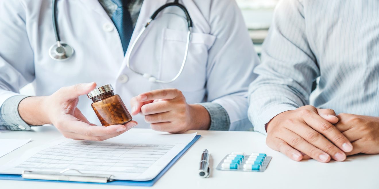 Doctor recommending medication to a patient - DRPs visualisation.